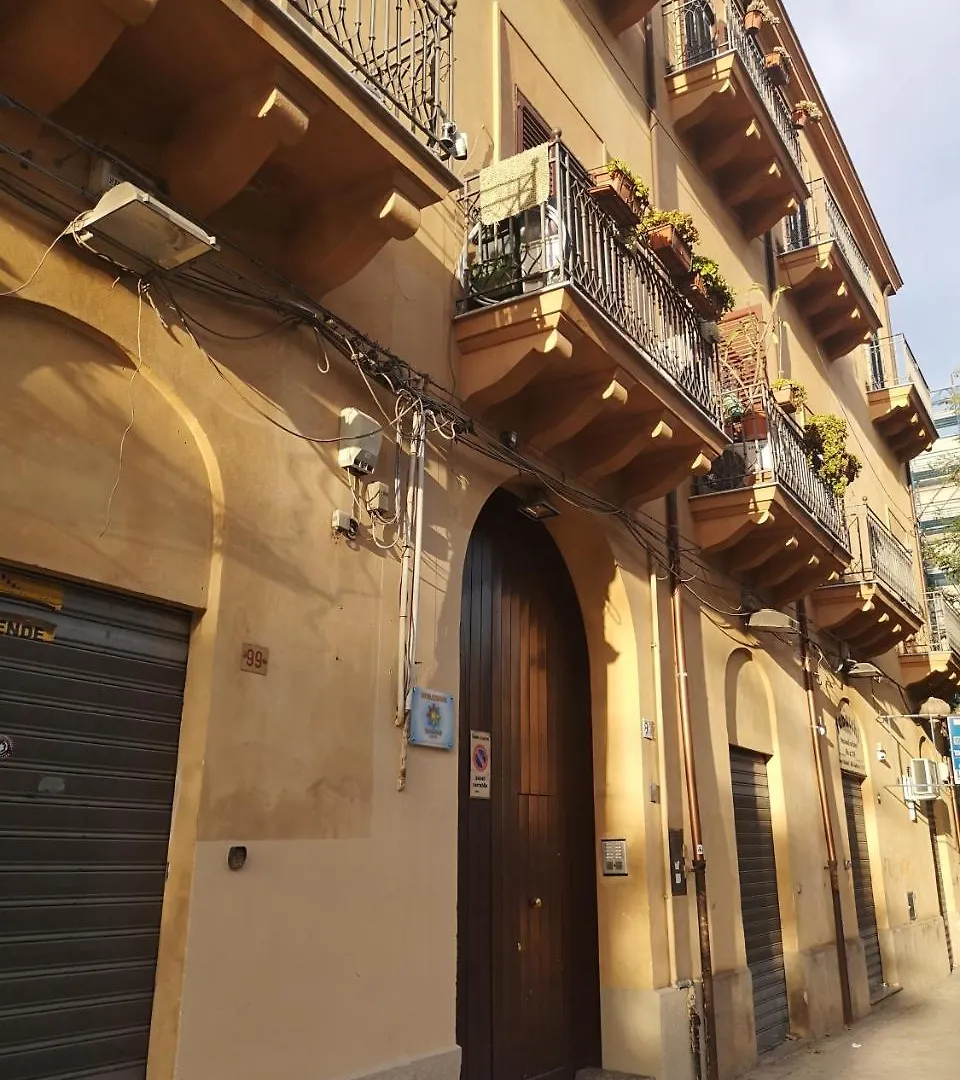 Sunshine Hostel Palermo Italy