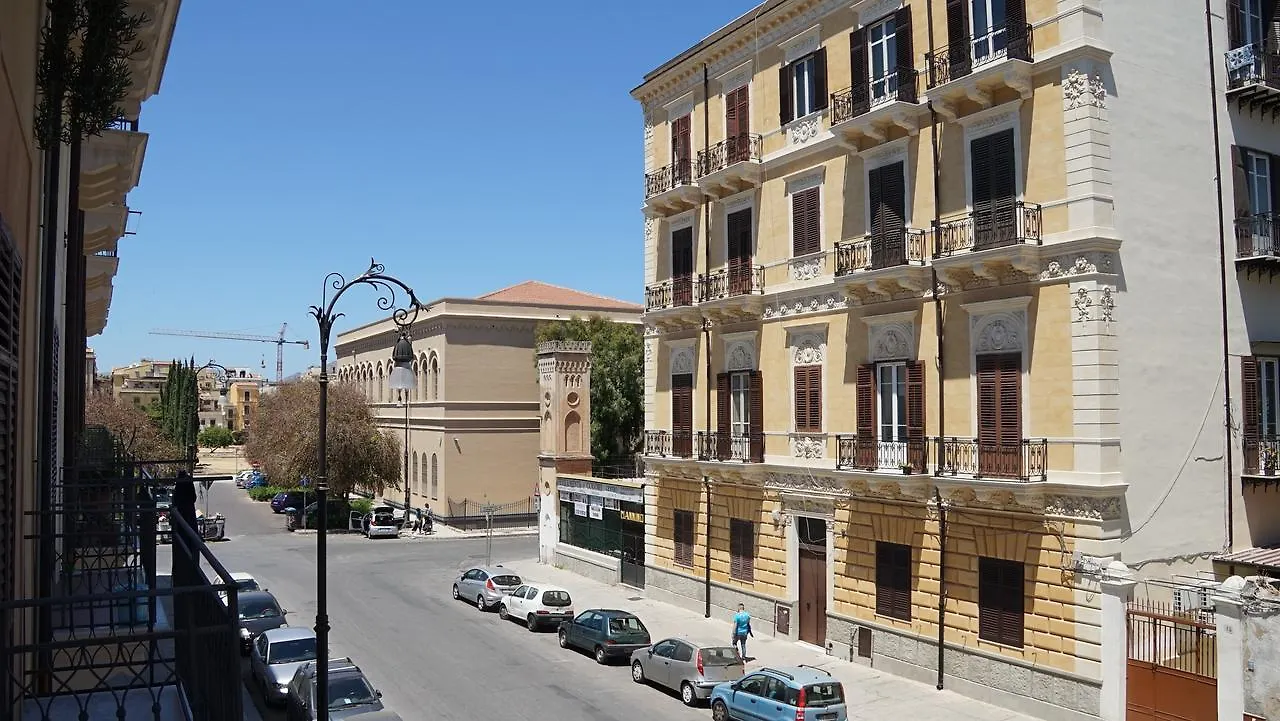 Sunshine Hostel Palermo